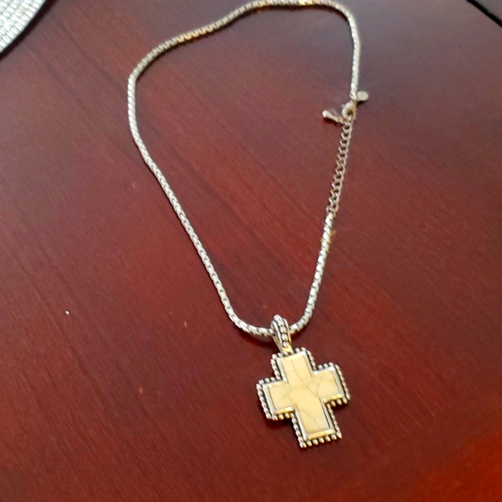 01 necklace silver with cross pendant